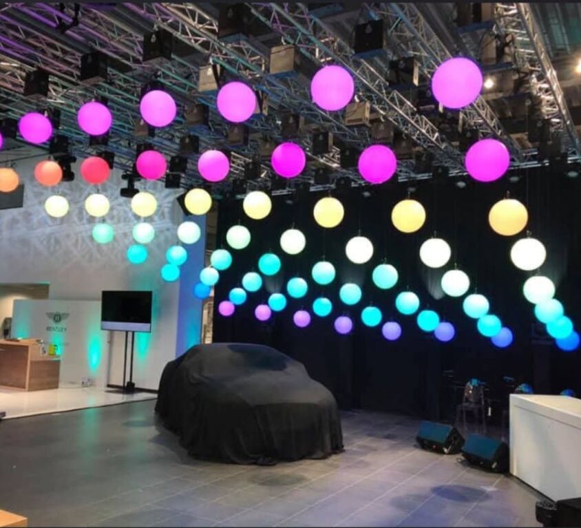 Kinetikus LED gömbök